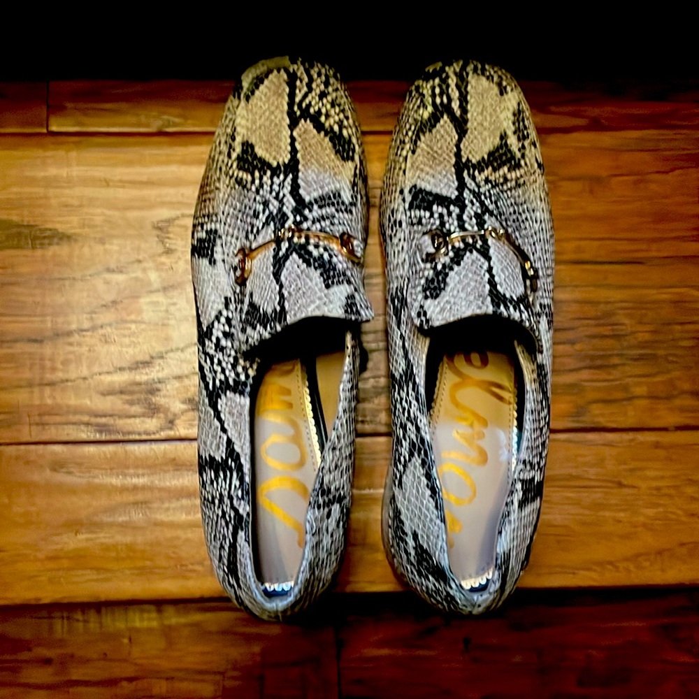 Sam Edelman snakeskin loafer size 8.5 new!
